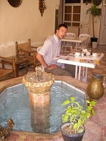 im innenhof des hotels al-ghazal im innenhof des hotels al-ghazal